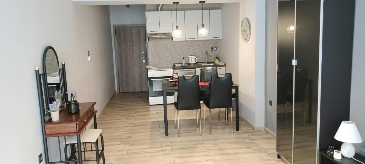 Cute Central Apartments テッサロニキ エクステリア 写真